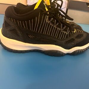 Jordan 11 used fair condition
